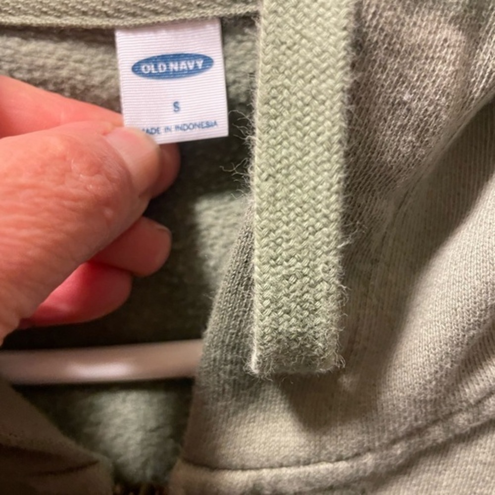 10/$20🔥Old Navy sweatshirt-Tie Dye - Picture 2 of 2